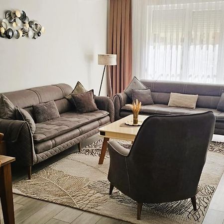 Value Living Apartment Ferizaj Bagian luar foto
