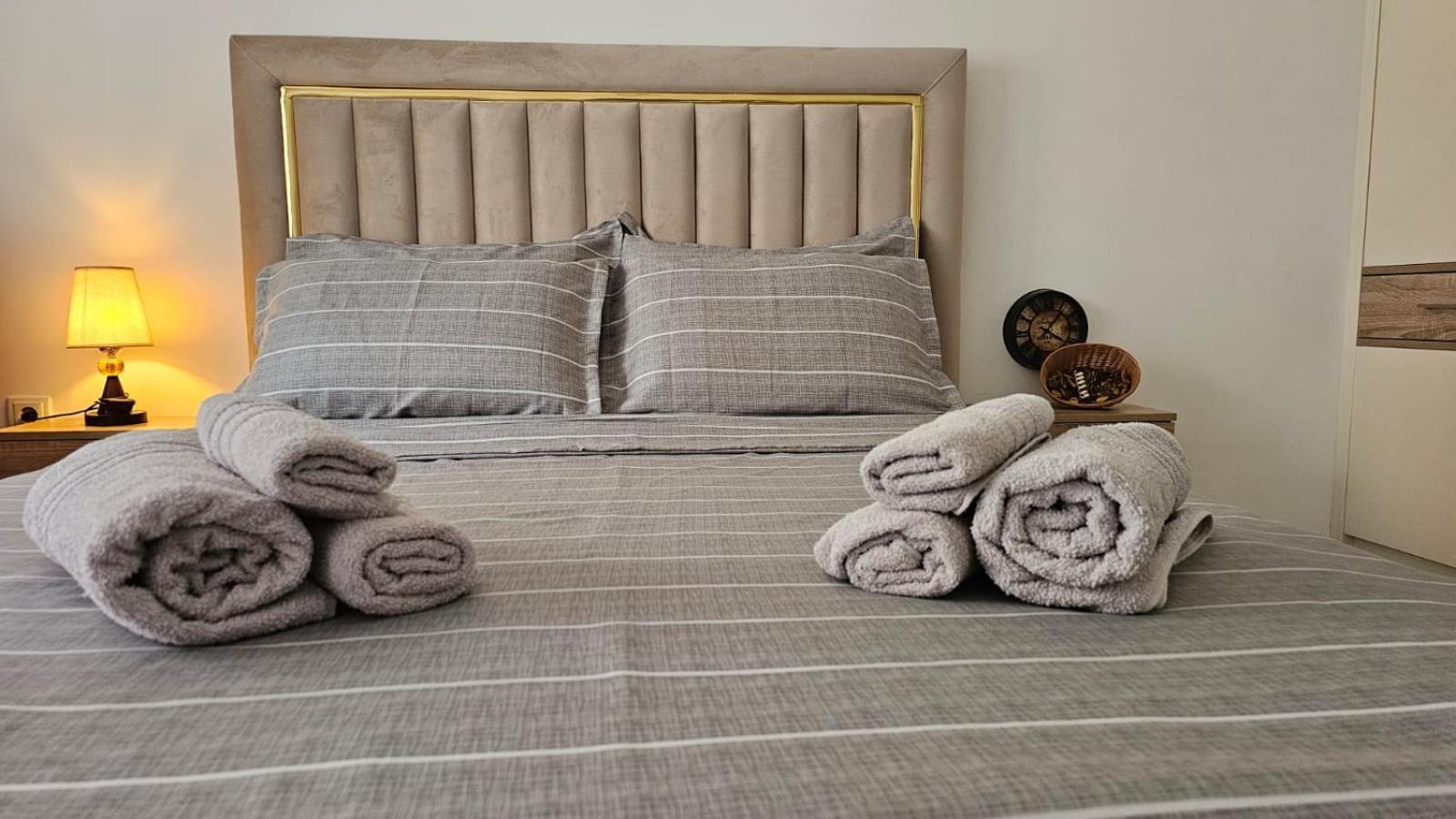 Value Living Apartment Ferizaj Bagian luar foto