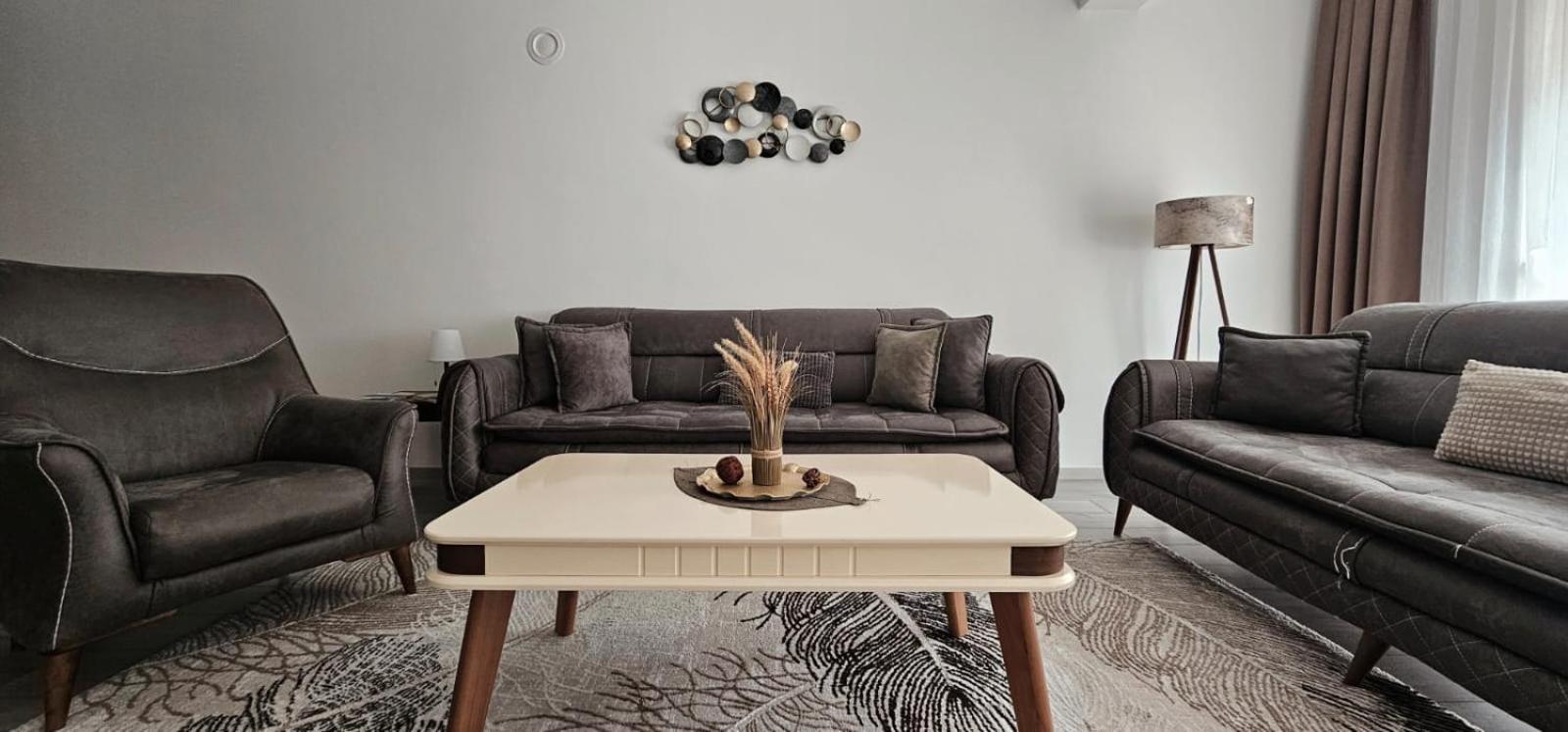 Value Living Apartment Ferizaj Bagian luar foto
