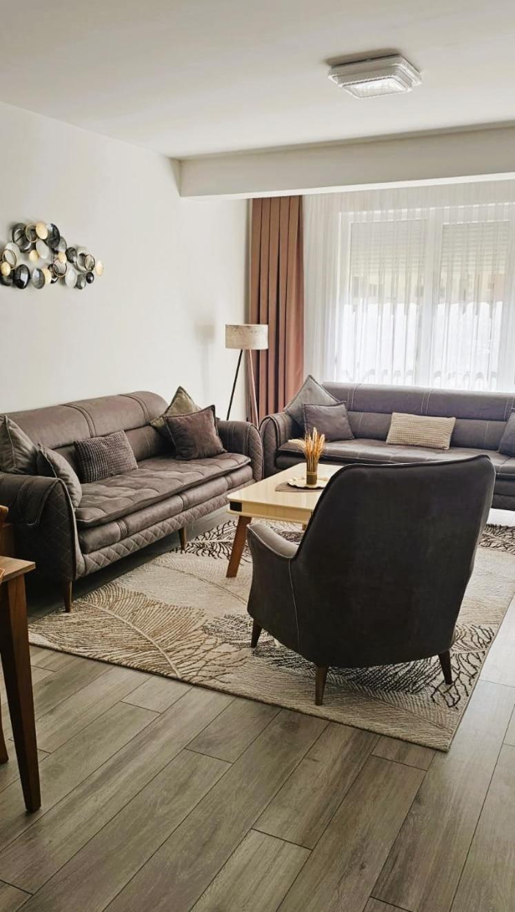 Value Living Apartment Ferizaj Bagian luar foto